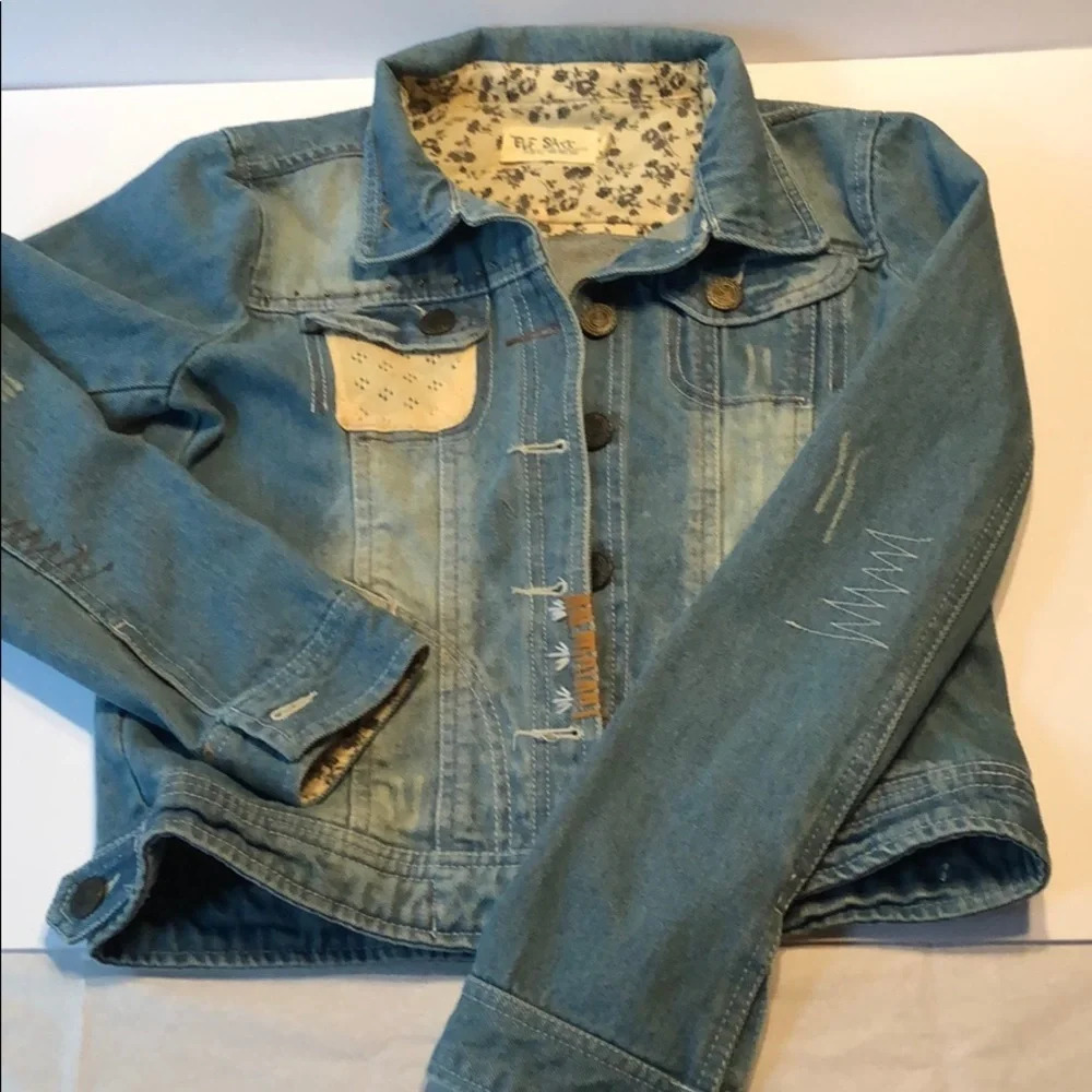 Girls L Elf Sakk Jeans distressed denim Jacket EUC